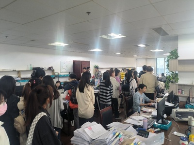 主題教育進(jìn)行時(shí) | '經(jīng)'世相伴，'職'等你來——經(jīng)濟(jì)與管理學(xué)院開展'海大學(xué)子看舟山'就業(yè)實(shí)踐教育主題活動(dòng)